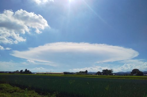 人工的な円形の雲